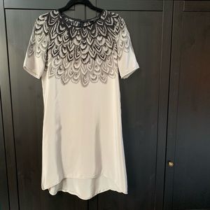 BCBG Silk Feather-print Short Sleeve Dress - XS